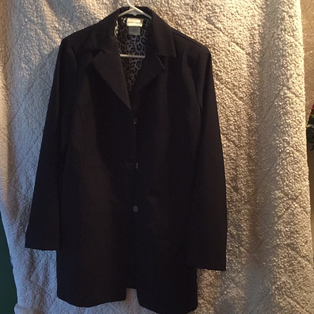Black 3 button blazer lg never worn